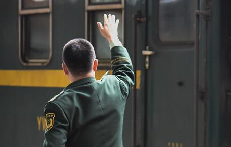 ��̨�ϵġ���Բ����