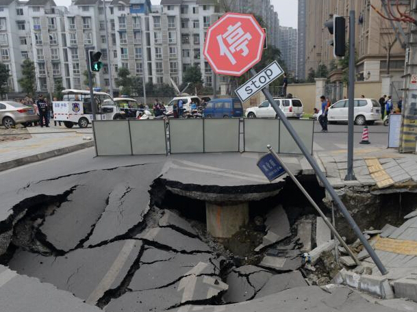 �ɶ�һ�ֵ����淢�����ݡ�