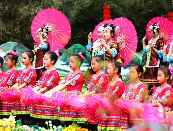 �������硰ҹ�ɡ��Ļ����������ο͡�