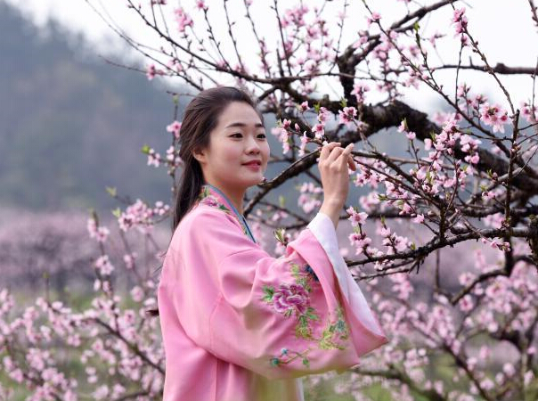 �㽭Ů��ѧ���Ź�װ��Լ�һ��ڡ�