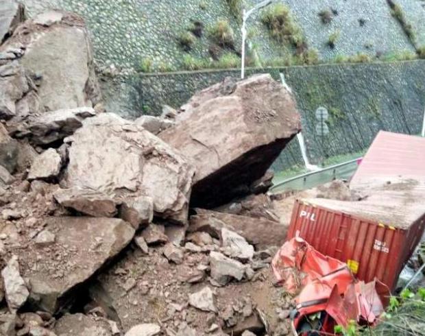 ǿ�����´����ٽ�������һ����̮�� ��ҳ���ײѹ��