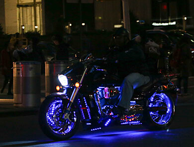 �����ٽ�ͷ�ġ��ڰ���ʿ����