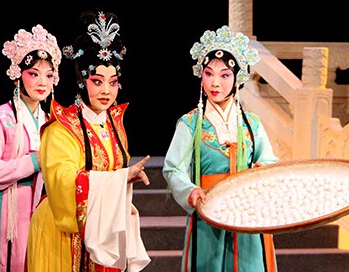 豫剧“小皇后”声动津门”