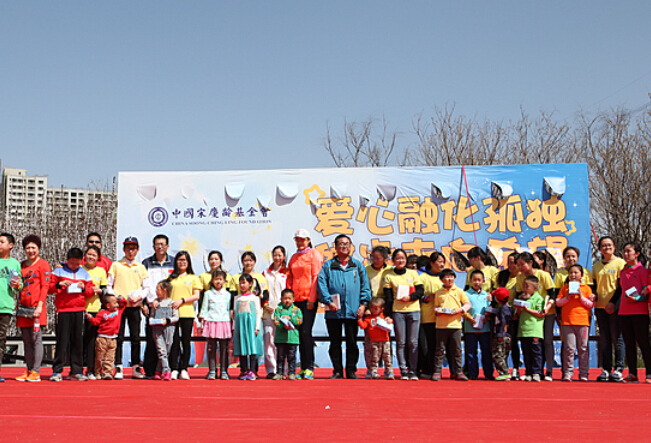 ���˹ھ��Ŷ�Я�ֹ¶�֢��ͯ�������ߡ�