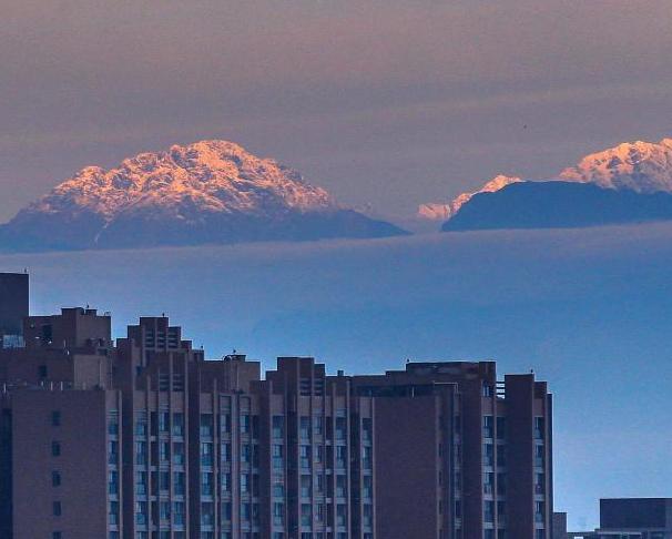 �Ĵ���������������ּ�ѩɽ��