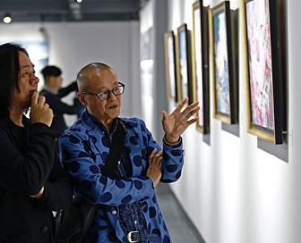 ������������ʱ��չ�����Ϻ������Ļ��