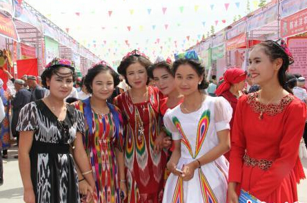 �½��º��ֹ���Ʒչ������Ů�Ƽ����ʴ󷽡�