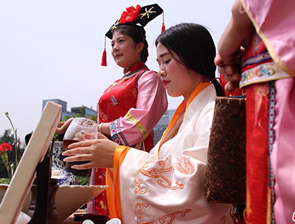 �Ĵ����ʲ販�� Ů�Ӵ���͢����Ϊ����վ̨��