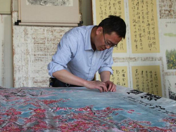 ���ഫͳ�黭װ�ѽ��˶�ʮ��¶����ء�