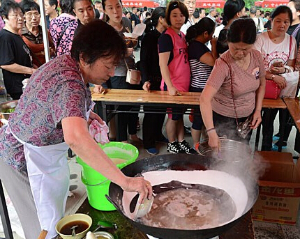 �������Ľ����춦�������Ļ��ڡ�