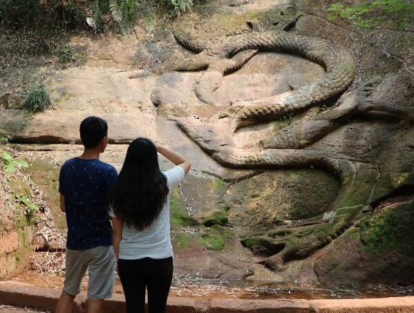 �Ĵ�ǧ��ʯ���ؼ����ա�