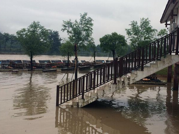 ��������ɽ�ܱ���Ӱ�� ����һƬ����