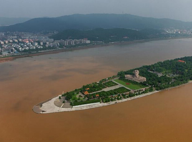 �潭��Ѵ������ߺ�����ɳ��