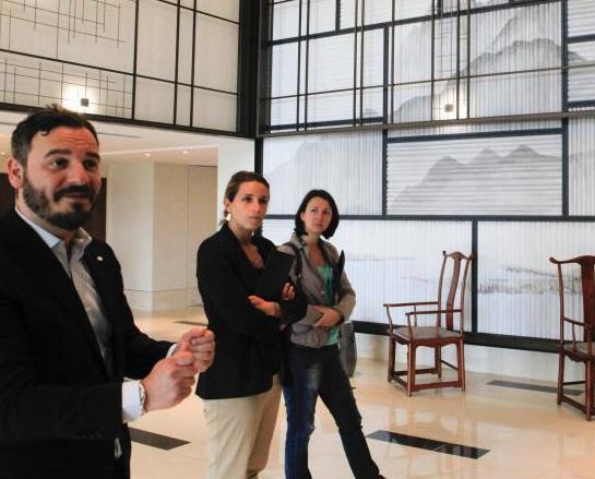 ����ʱ�׼ҡ��й��硱���ǾƵ��仧��³������