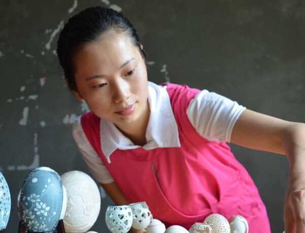 �Ĵ��Թ��м�ũ��Ů�����ϵ���������