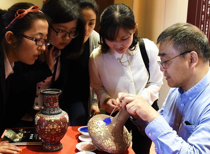 ���ྩ�˾����ܹ��ɽ�չ��Ļ��