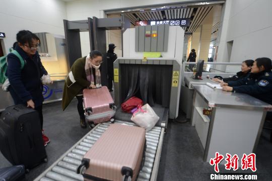 ͼΪ�����������ÿ������ܼ졢����������������ϵ��� ��