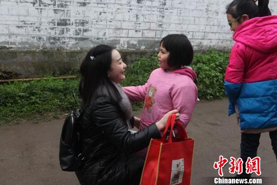 ��������ɽ��Զ�ס������ð���ů�������