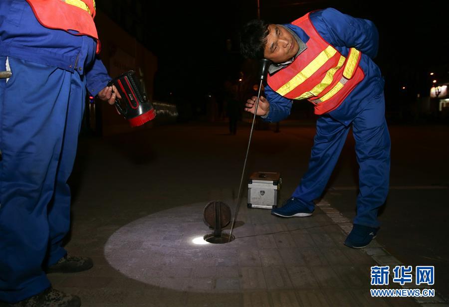 (社会)(1)听漏工:“把脉”城市水管