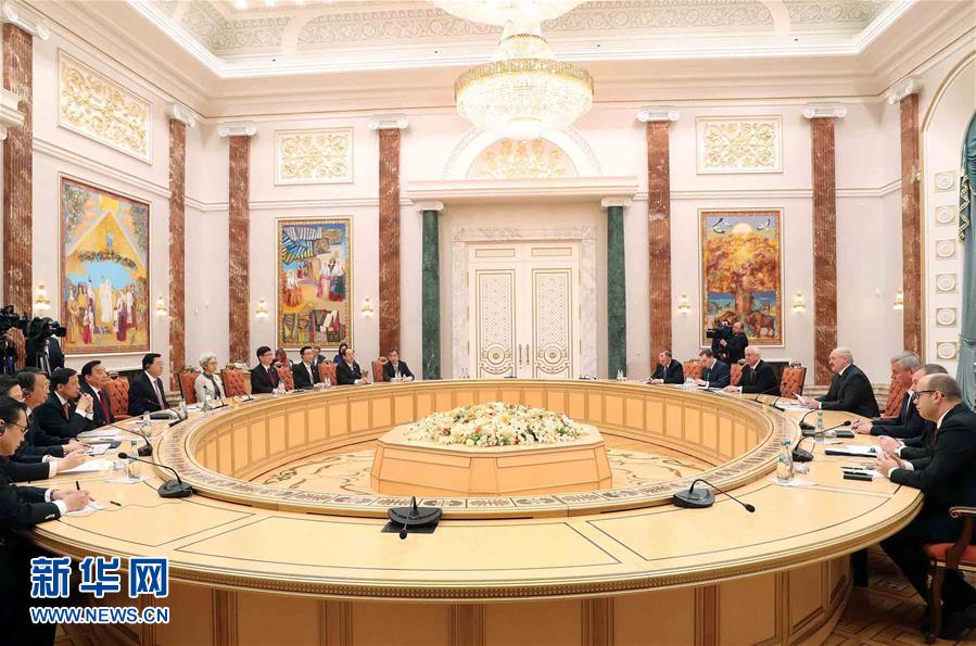 4��16����18�գ�Ӧ�׶���˹������鹲�͹�Ժ��ϯ����˹���ά��ʹ���Ժ��ϯ�������ٿ����룬ȫ���˴�ί��ίԱ���ŵ½��԰׶���˹������ʽ�Ѻ÷��ʡ�����4��18�գ��ŵ½�����˹�˻���׶���˹��ͳ¬����ơ��»������ ������ ��