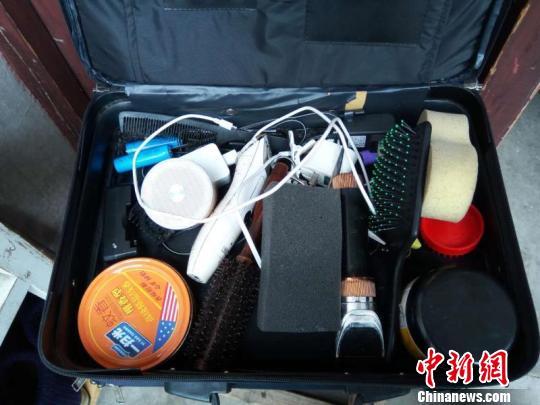 ��ɽ�������ʦ���ﳵ��������8���Ƶ���һȦ