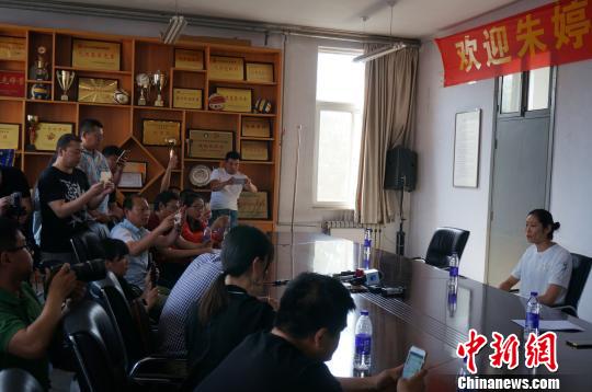 5��2�����磬���ó�ϯ�ں���ʡ�����������˶��������ľ��е�ý�����ᡣ�������� ��