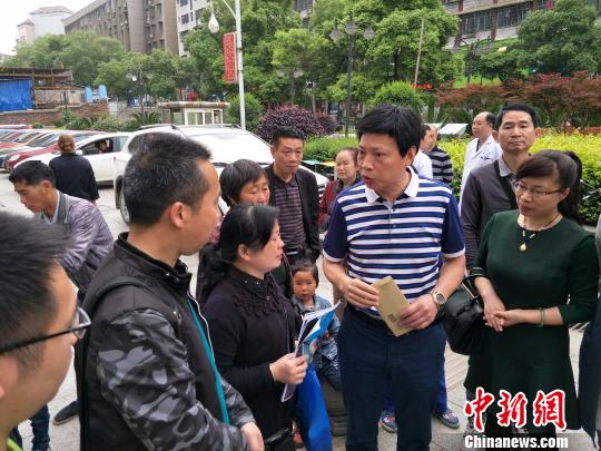 ��������һ��ѧ����ҹ���������Ľ�������