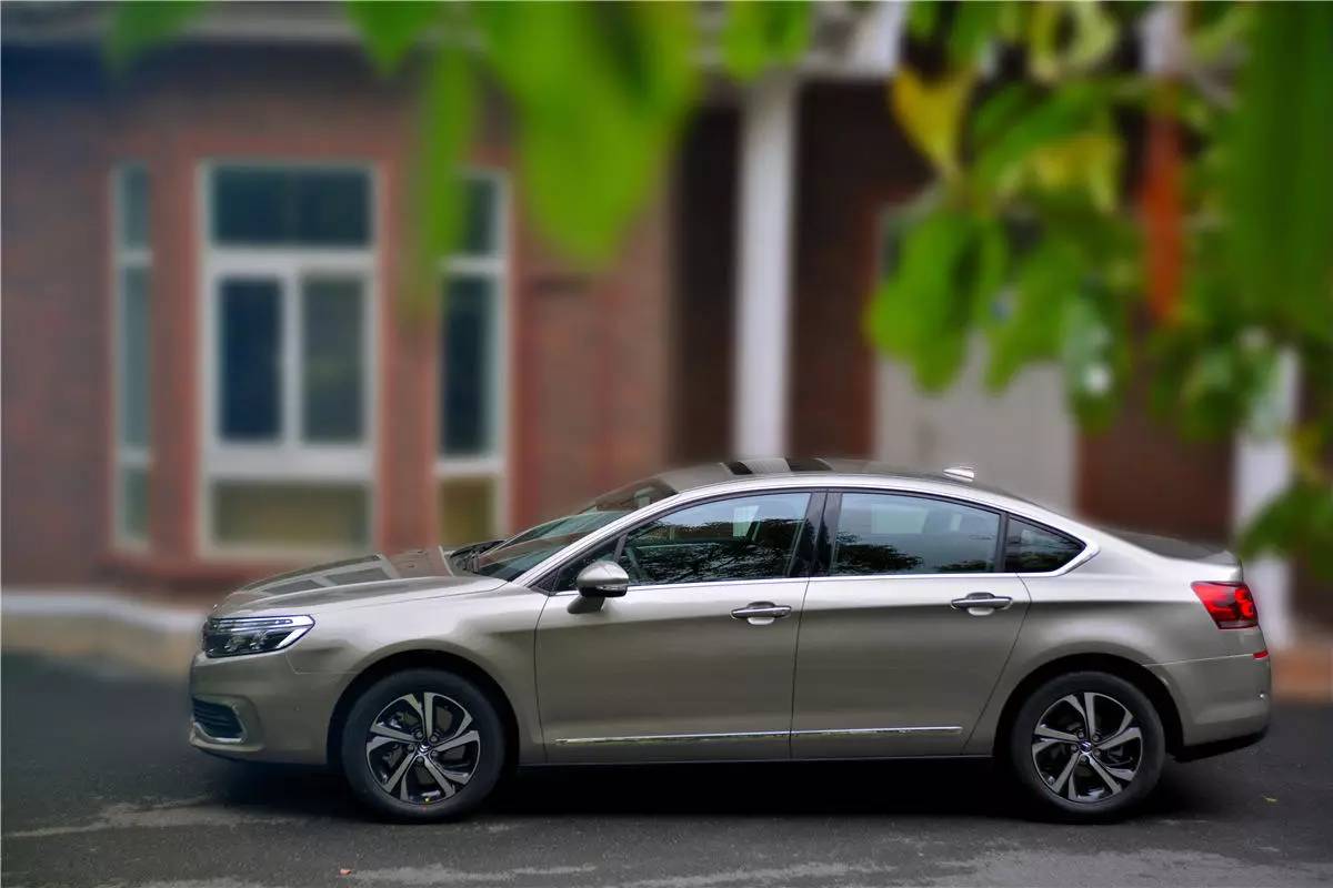 【试驾】不讲情怀,只讲设计——试驾东风雪铁龙全新C5