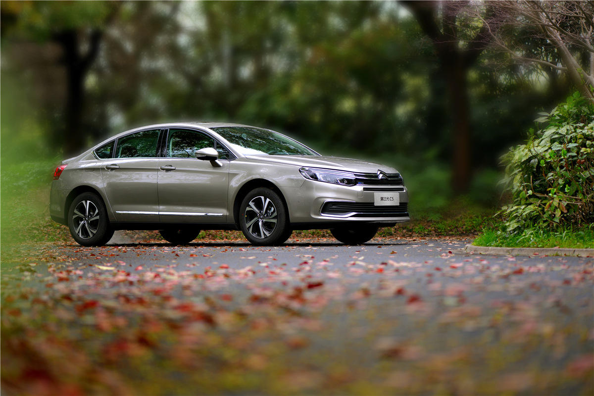 【试驾】不讲情怀,只讲设计——试驾东风雪铁龙全新C5