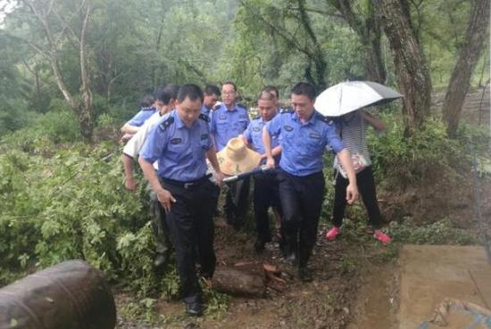 ����һ�и�ͻ�в����������� ����ð��ʮ������ҽ