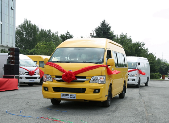 国外能买到金杯了!华晨欧五标准柴油轻客出口智利