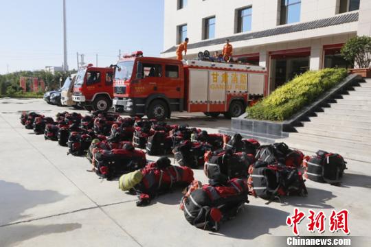 ���ඨ�������������þ�Ԯ׼��������־�� ��