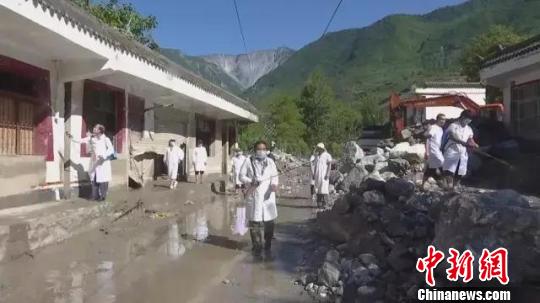 ͼΪ��ʯ���ֺ������������ߡ������ط�����ͼ ��