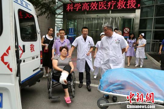 四川绵阳第一位地震转院伤员情况稳定回家乡治疗