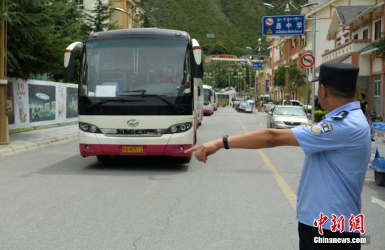 8��10�գ��Ĵ���կ���س����Ĺ㳡��ʱ���õ㣬��ͳ��������ڳ��룬���ǽ���ͳһ���뵽�ɶ�����Ԫ�ȵء�<a target='_blank' href='http://www.chinanews.com/'></table>������</a>���� ���ҿ� ��