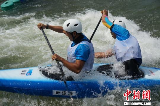 ͼΪҶӾ�Ρ��������ڱ���ȫ�˻�����С��������� ��