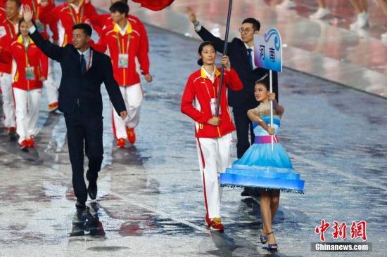 8��27�գ��л����񹲺͹���ʮ�����˶��������Ļ��ͼΪ���ϴ������볡������Ϊ�����˶�Ա���á� <a target='_blank' href='http://www.chinanews.com/'></table>������</a>���� ���� ��