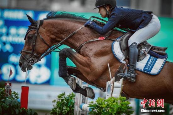 8��29�գ���ʮ����ȫ�˻�������Ŀ���������������԰����սĻ�����˻���Ů����������Я���ԡ�CARMELLO����ս��Ϊ�ֳ���ע���㡣<a target='_blank' href='http://www.chinanews.com/'></table>������</a>���� ١�� ��