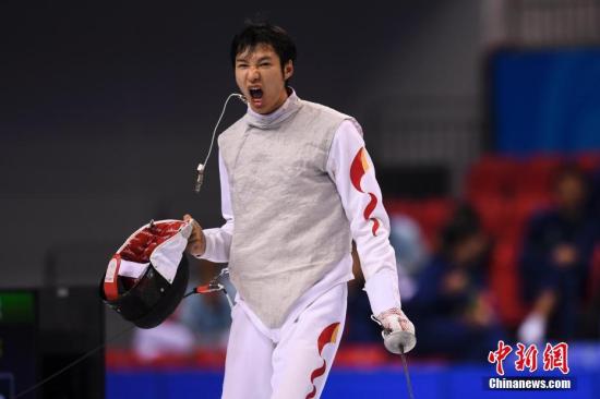 图为雷声怒吼庆祝胜利。<a target='_blank' href='http://www.chinanews.com/'></table>中新社</a>记者 武俊杰 摄