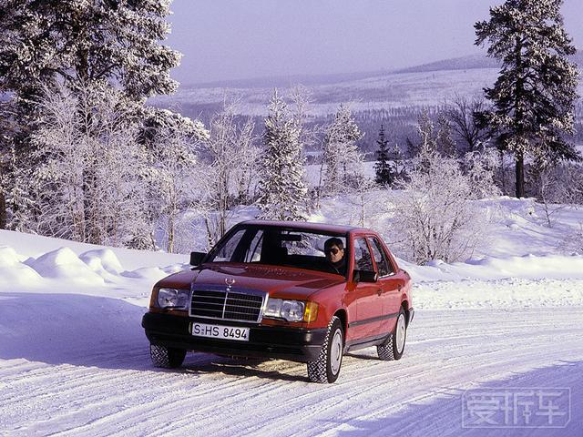 奔驰四驱系统这么低调,难道是越野太差见不得人?