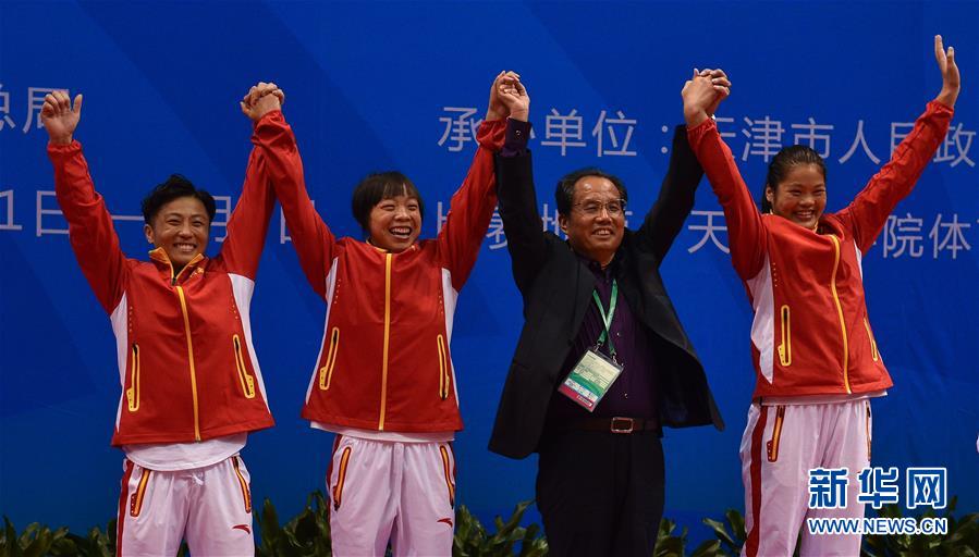 ��ȫ�˻ᡤ�콱̨����1������ɢ�򡪡�Ů������佱��ʽ