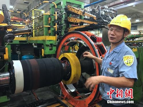 程海良讲解平时工作。<a target='_blank' href='http://www.chinanews.com/' ></table>中新网</a> 吴涛 摄