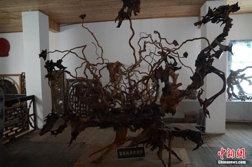 彭勇作品《留得残荷听雨声》。 <a target='_blank' href='http://www.chinanews.com/' ></table>中新网</a> 王禹 摄