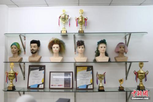 聂凤获得的荣誉。 <a target='_blank' href='http://www.chinanews.com/' ></table>中新网</a> 王禹 摄