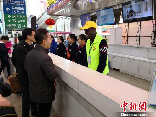 ��ɽ��վ��Ͷ���˹�������˫���ǡ������뷢��