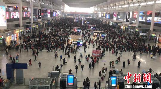 �����˺š�ӭ���׸������Ϻ���·��������ȴ󿼡�