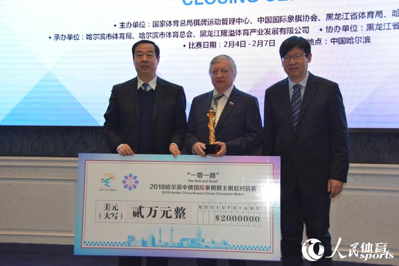 ������������ʤ��2����Ԫ