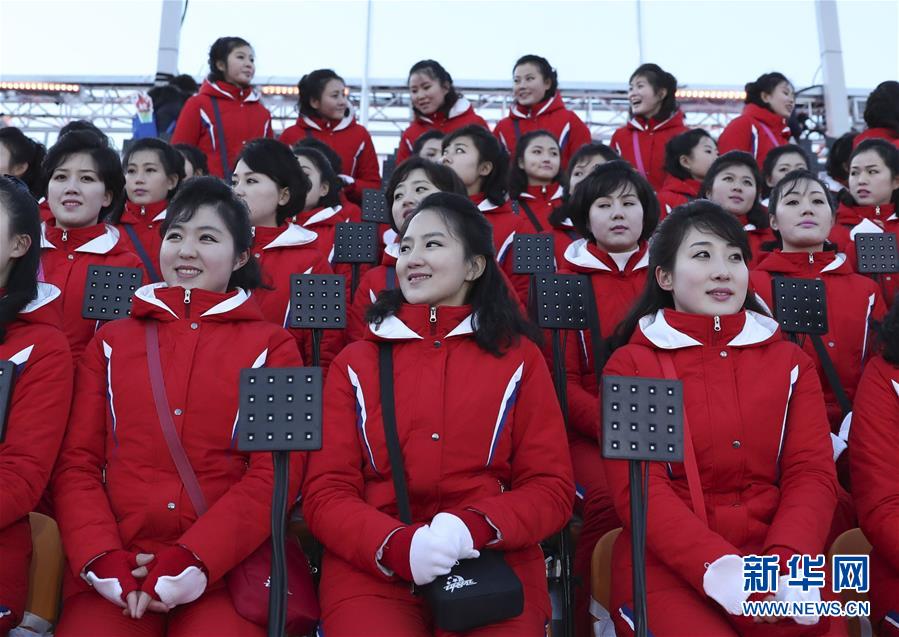 （冬奥会）（1）朝鲜拉拉队员到达开幕式现场