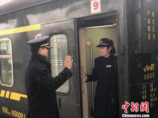 ����վ̨�ϵġ����з��޵�����������ұ��˲��ܻؼ�