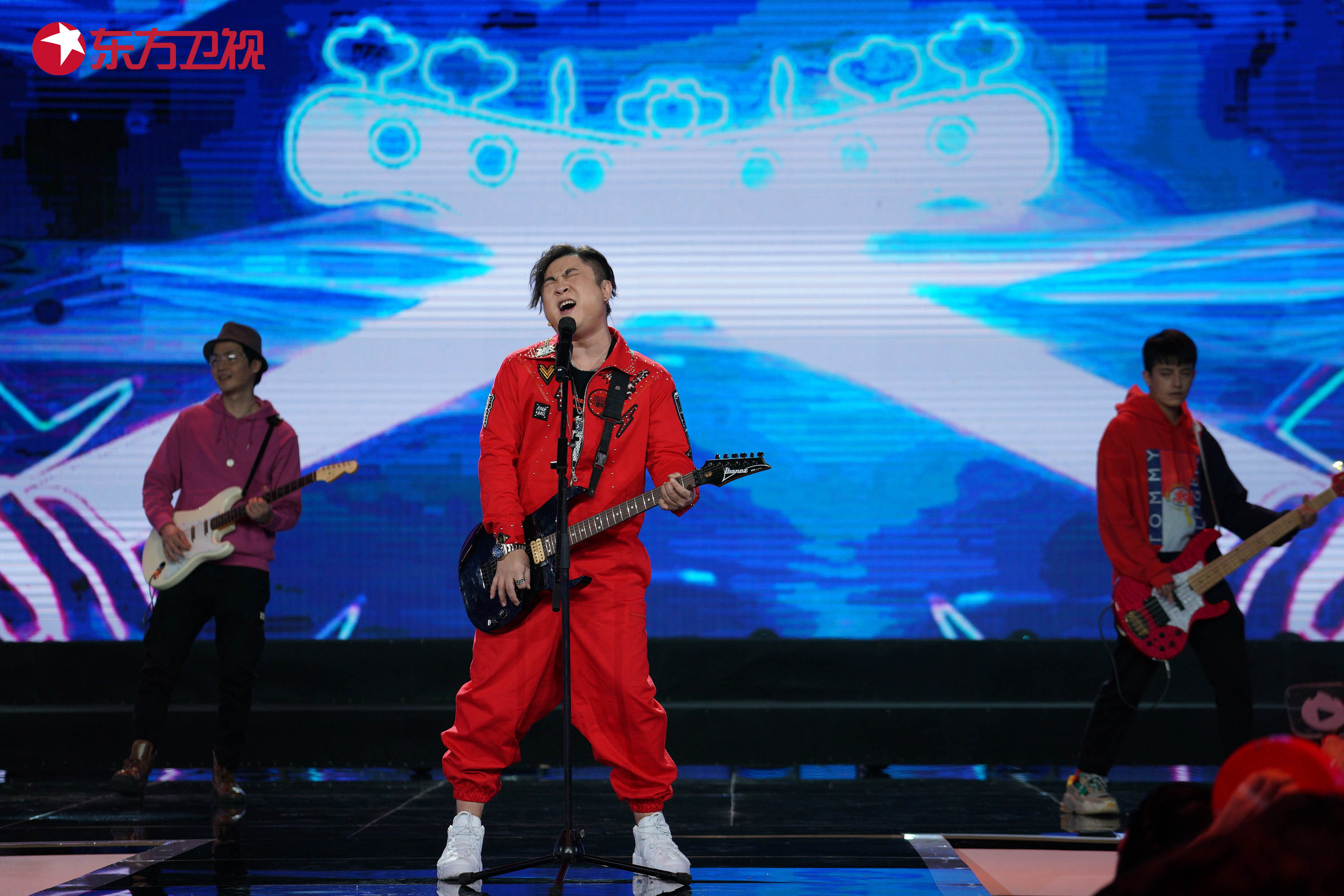 2018东方春晚 蔡国庆携手乔杉彩虹合唱团惊喜加盟